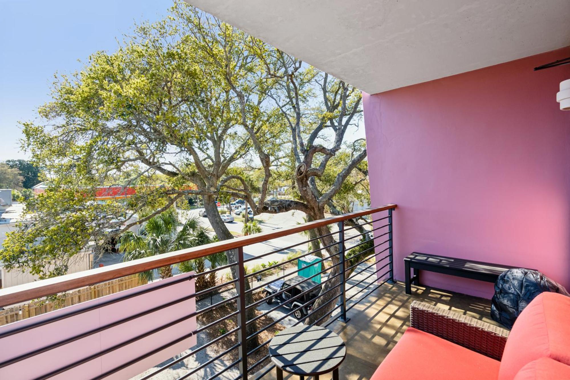 Boutique Vera Hotel In The Heart Of Folly Beach Extérieur photo