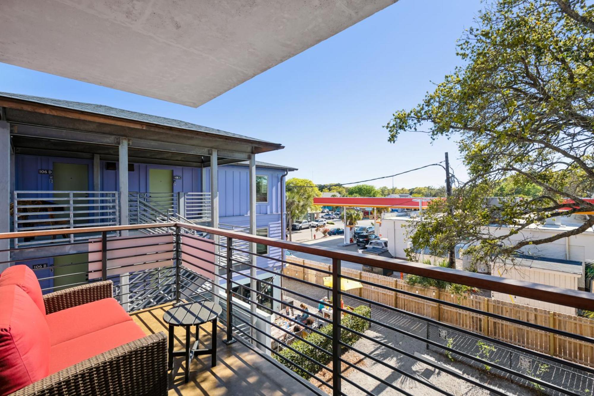 Boutique Vera Hotel In The Heart Of Folly Beach Extérieur photo