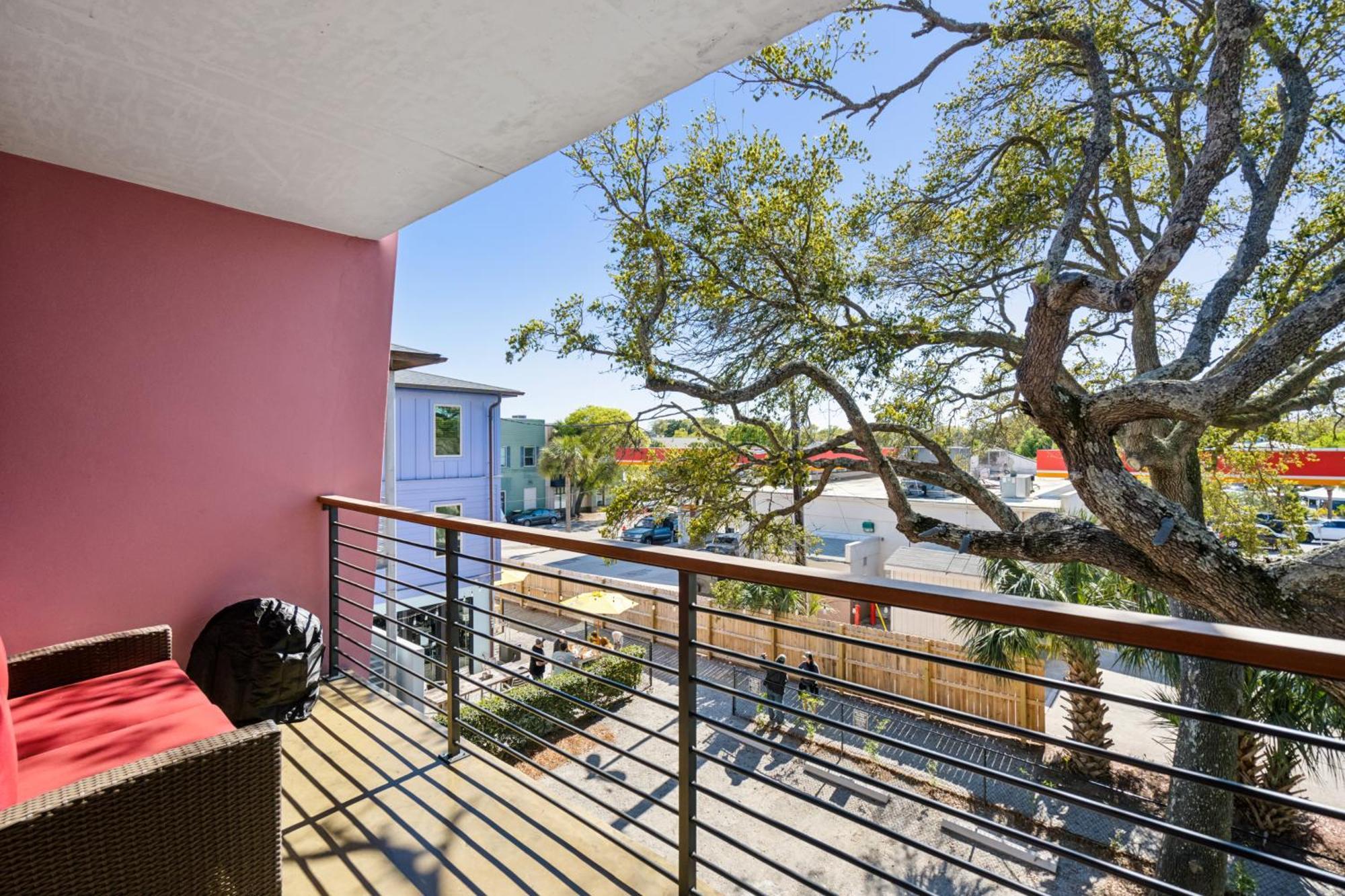 Boutique Vera Hotel In The Heart Of Folly Beach Extérieur photo
