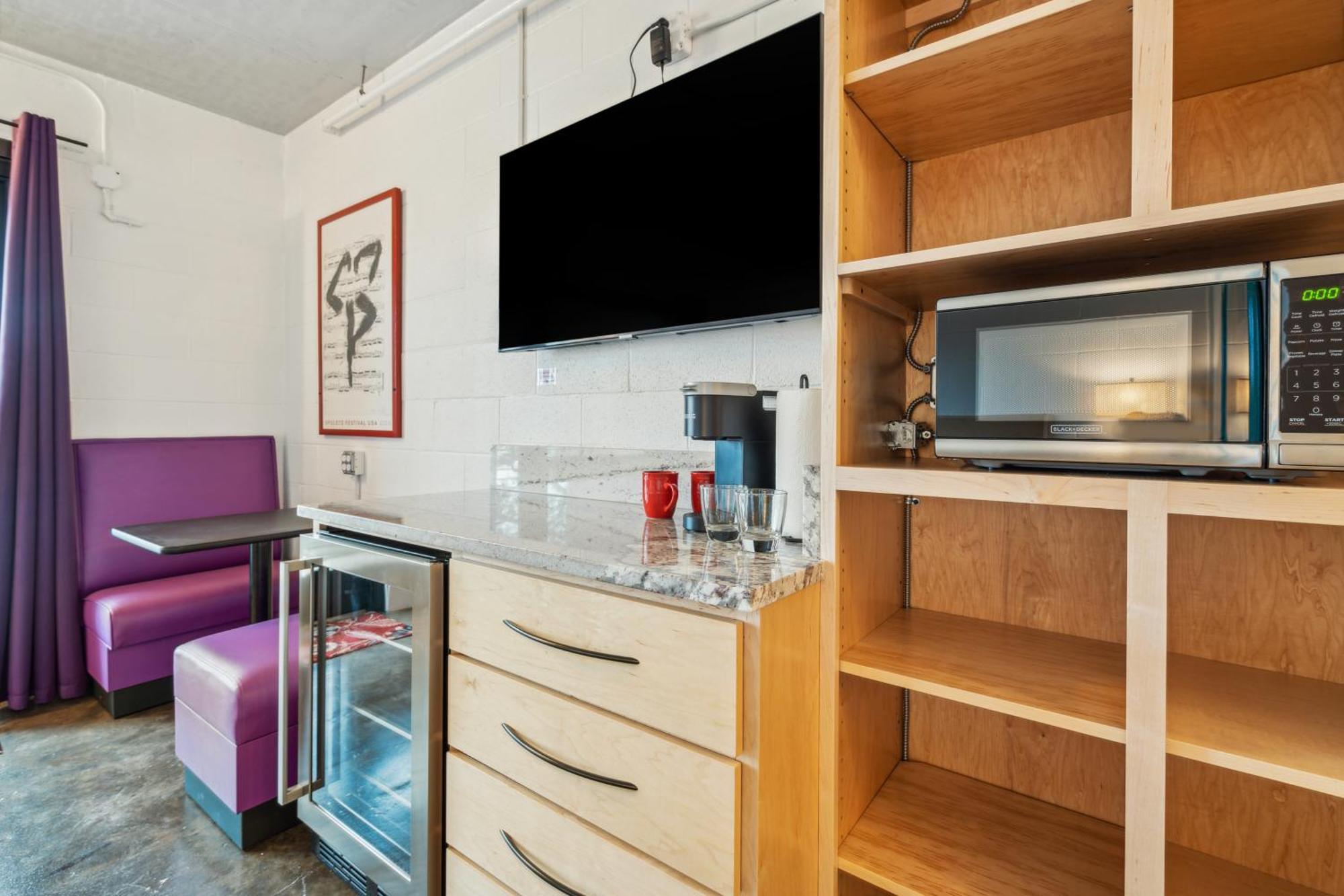 Boutique Vera Hotel In The Heart Of Folly Beach Extérieur photo