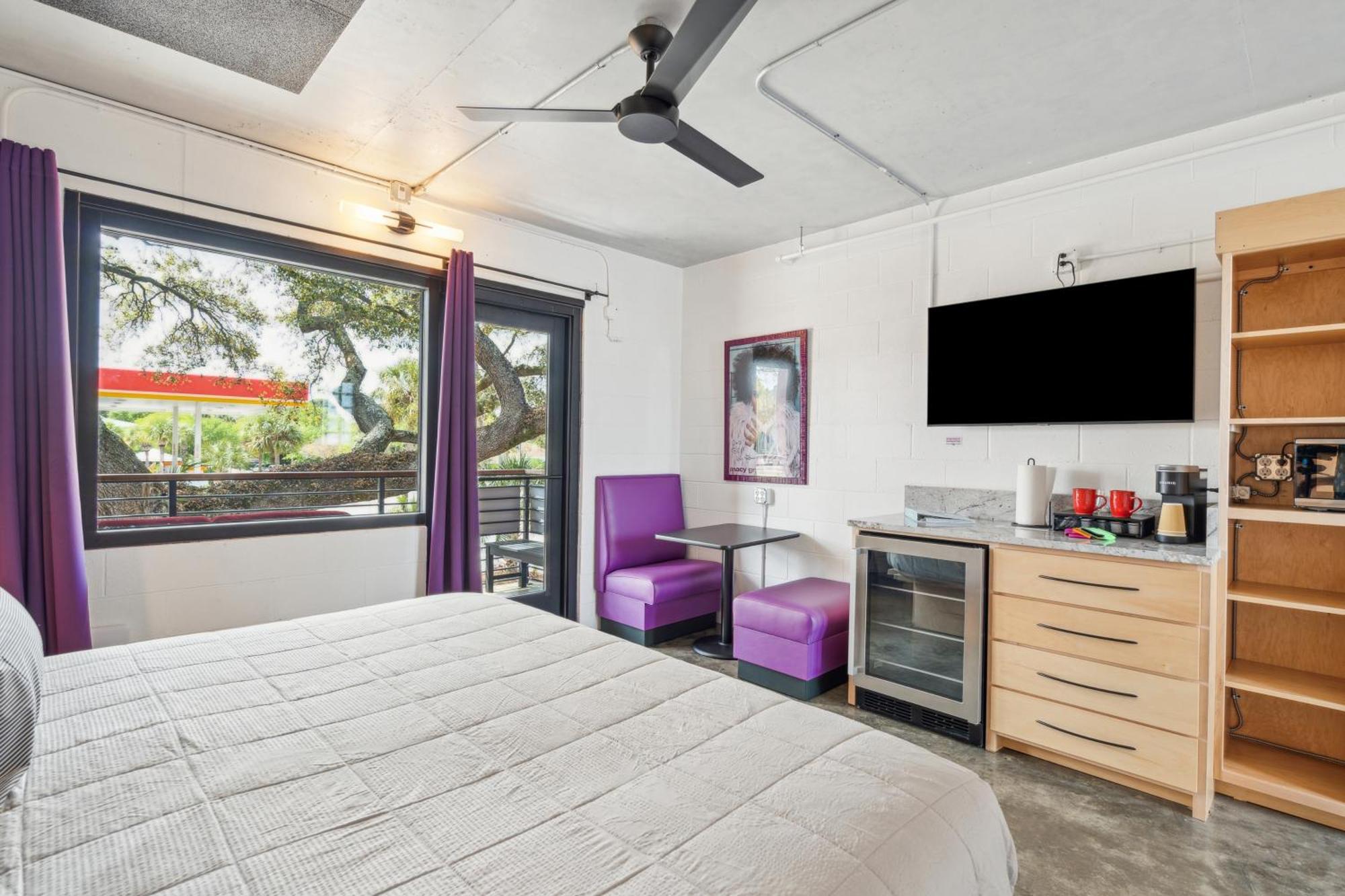 Boutique Vera Hotel In The Heart Of Folly Beach Extérieur photo