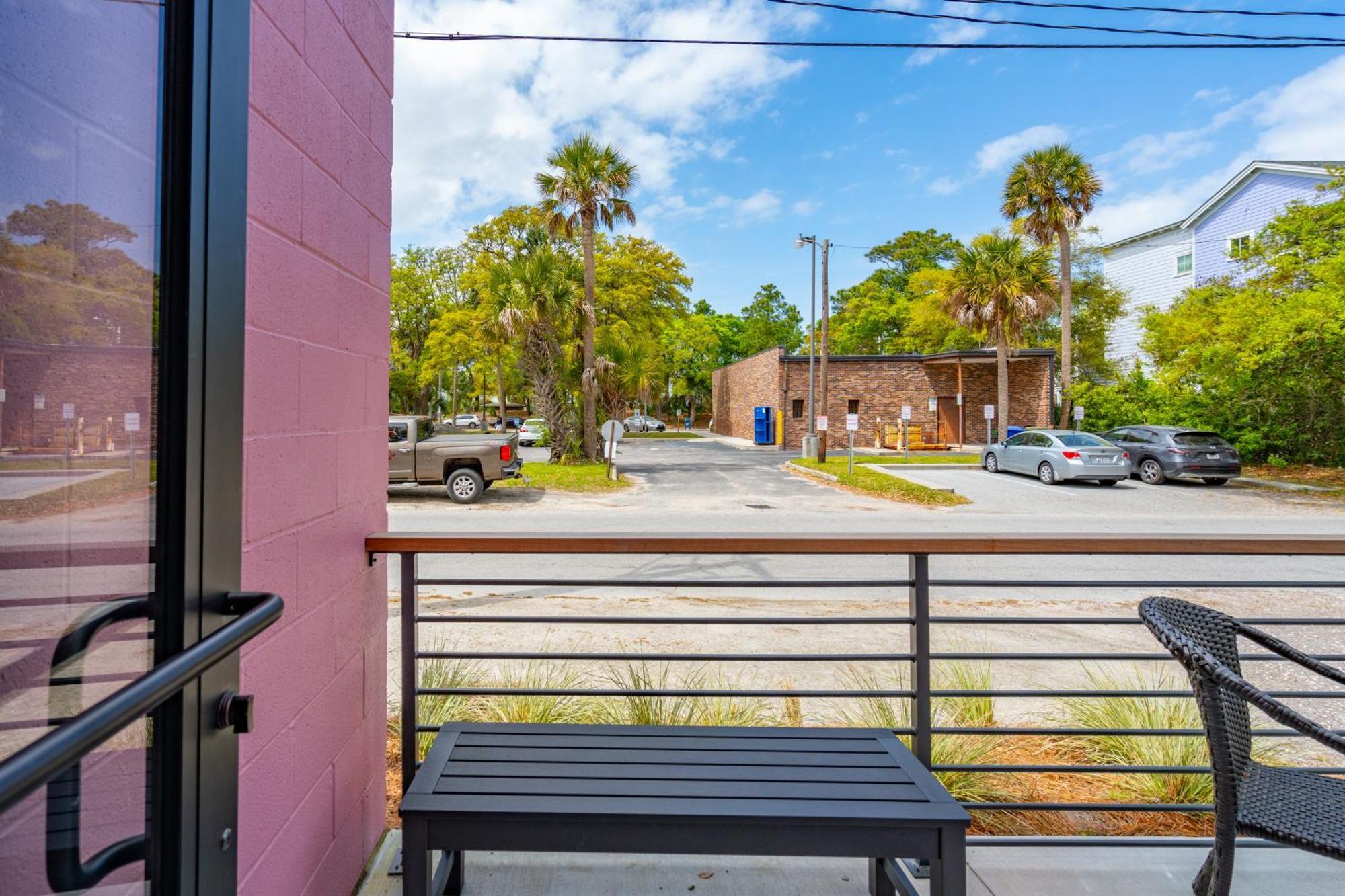Boutique Vera Hotel In The Heart Of Folly Beach Extérieur photo