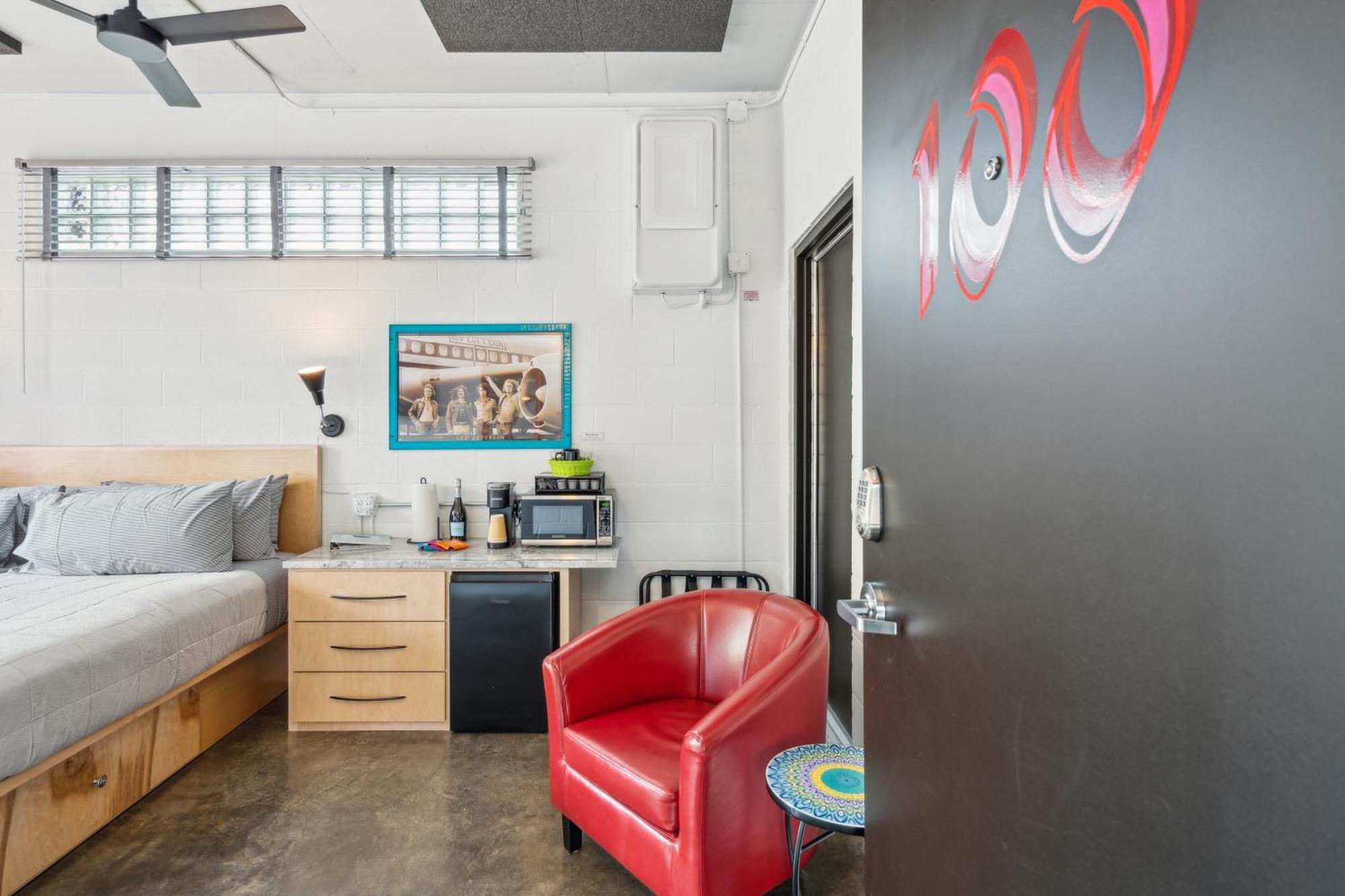 Boutique Vera Hotel In The Heart Of Folly Beach Extérieur photo