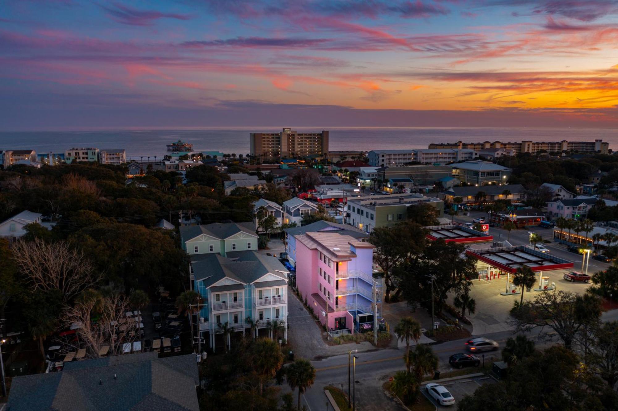 Boutique Vera Hotel In The Heart Of Folly Beach Extérieur photo