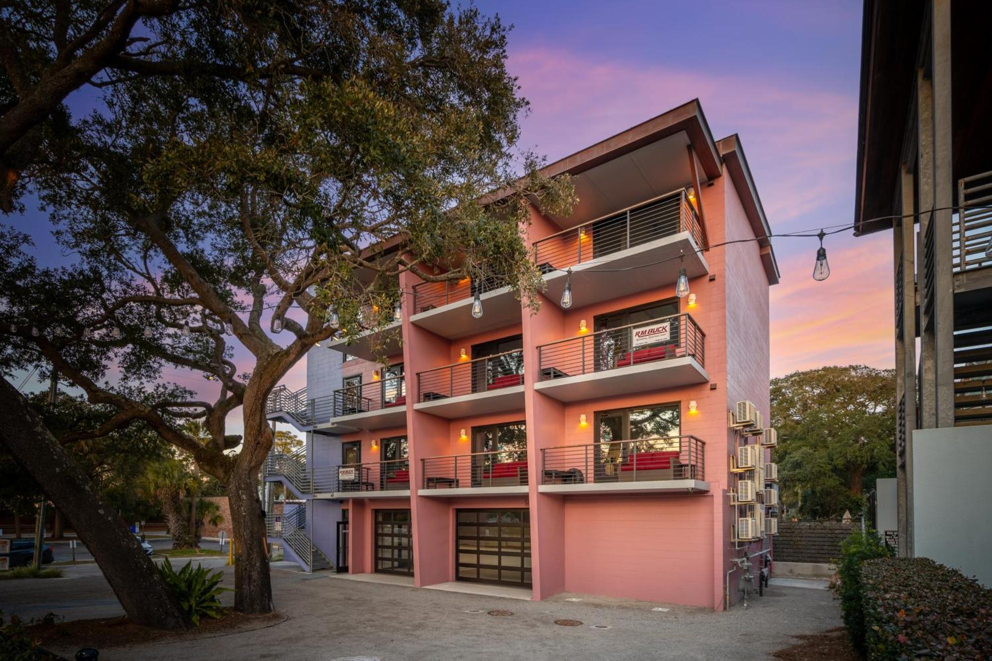 Boutique Vera Hotel In The Heart Of Folly Beach Extérieur photo